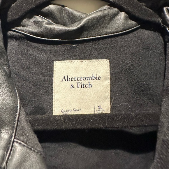 Abercrombie fake leather shacket - Picture 2 of 3